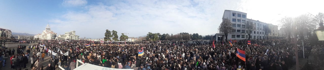 В Степанакерте прошел всенародный митинг